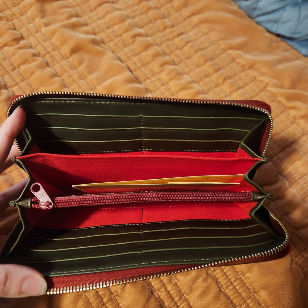 Dooney & Bourke Florentine Fern Leather Wallet - Picture 2 of 4